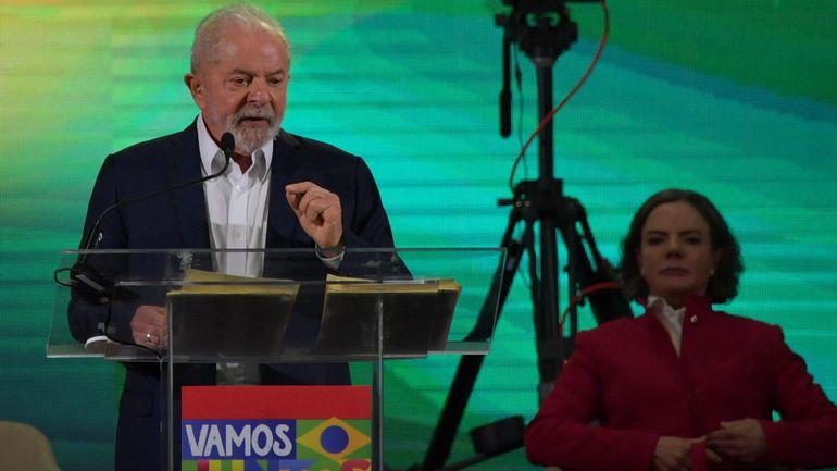 Lula lance sa candidature à la présidence pour 