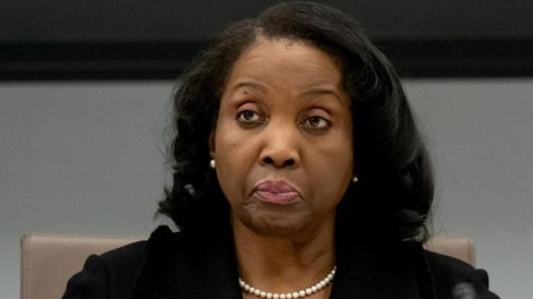 La gouverneure de la banque centrale des États-Unis Lisa Cook saisit la justice contre la tentative de son éviction par Trump