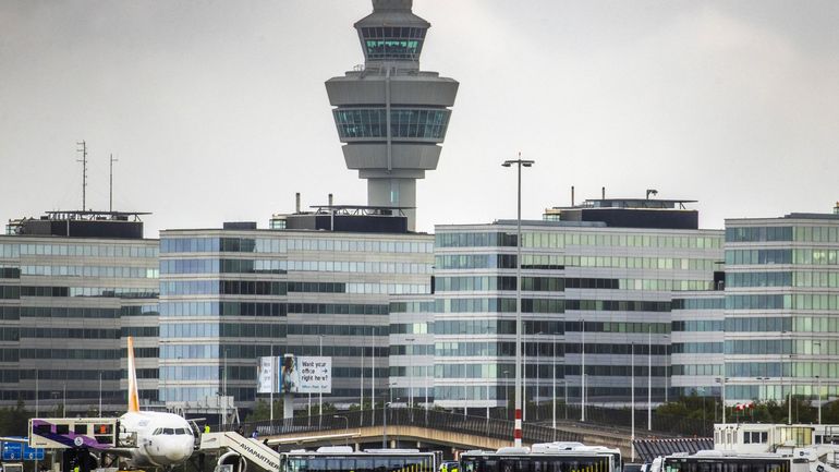 Intempéries au Pays-Bas : 240 vols annulés à l'aéroport d'Amsterdam-Schiphol à cause du vent
