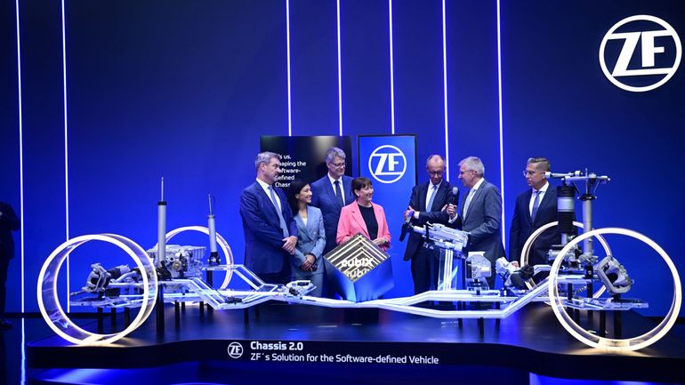 Automobile : l’Allemand ZF supprime 7600 postes dans sa division dédiée aux transmissions électriques