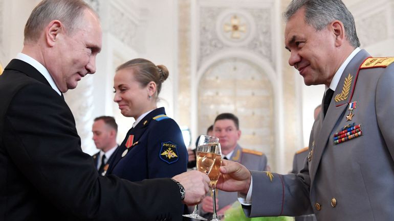 Russie : remaniement surprise au sein du gouvernement, le ministre de la Défense limogé