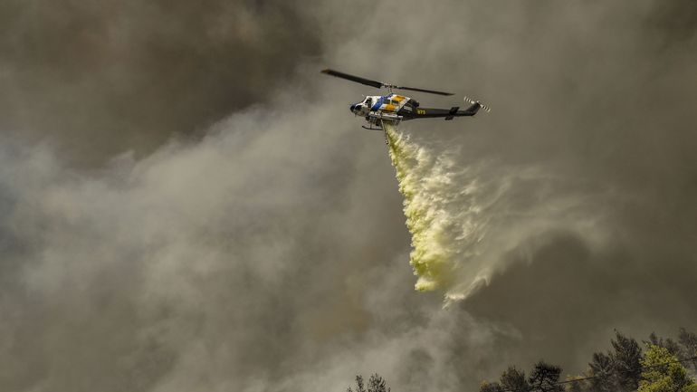 Grèce : un hélicoptère s'écrase en luttant contre un feu de forêt: 2 morts