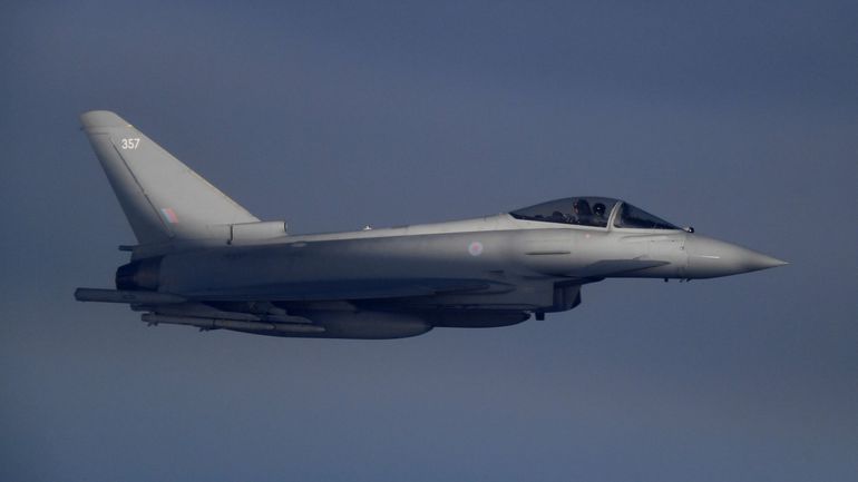 Des chasseurs britanniques interceptent deux avions bombardiers russes au nord de l'Écosse