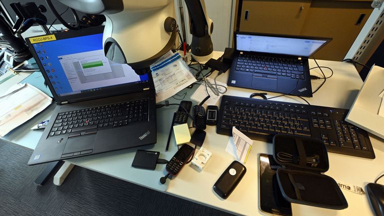Le gouvernement bruxellois a redistribué 1.800 de ses ordinateurs à des jeunes et seniors