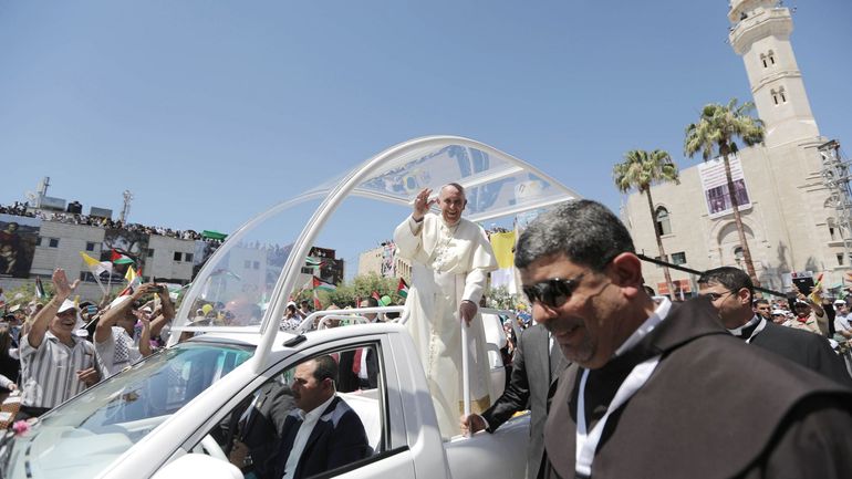Guerre Israël-Gaza : la papamobile qui a conduit le pape François à Bethléem convertie en dispensaire pour enfants à Gaza