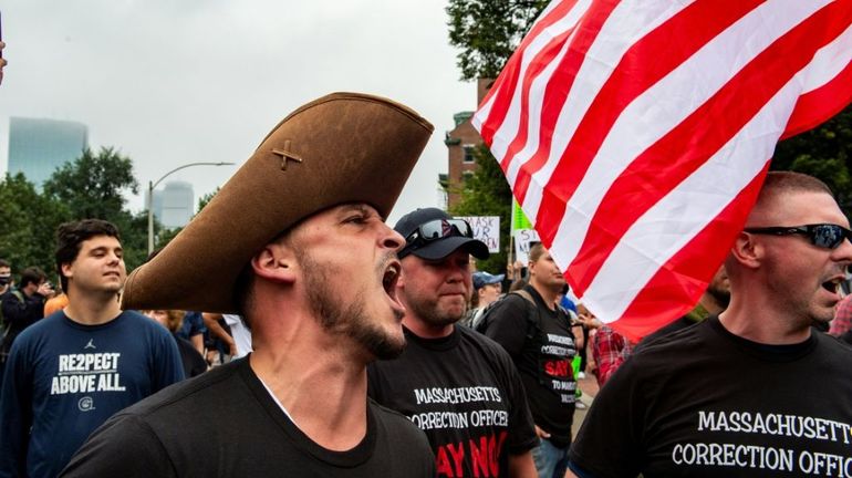 USA: pour protester contre l'obligation vaccinale, elle se teint le visage en noir pour ressembler à Rosa Parks