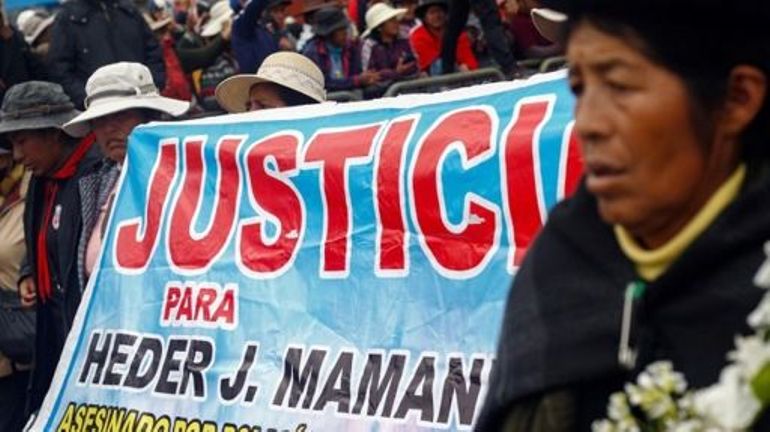 Pérou : un soldat mort noyé, 5 disparus en fuyant des manifestants