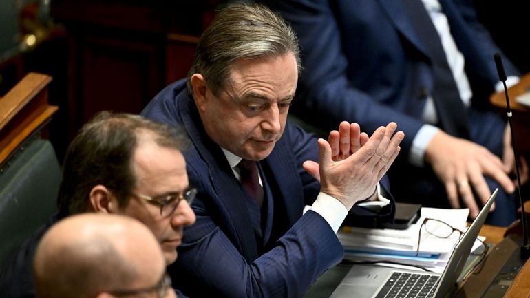 Gouvernement De Wever : place des femmes, pension, fiscalité, les députés poursuivent leur débat marathon à la Chambre