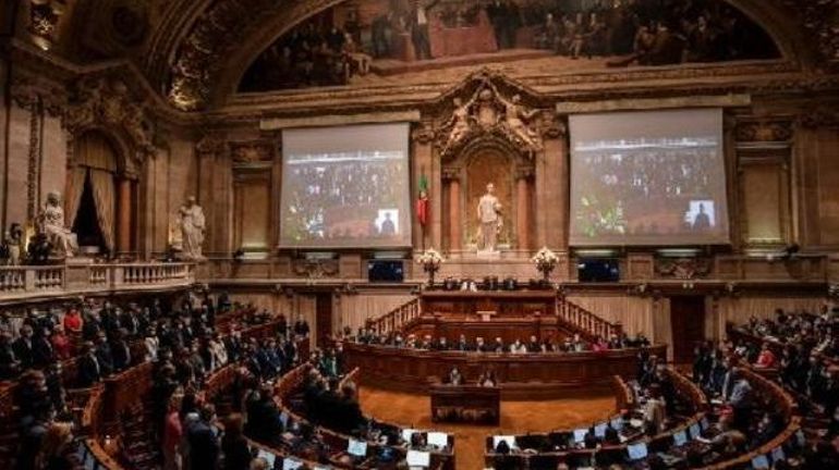 Portugal : le président consulte les partis en vue d'élections législatives anticipées