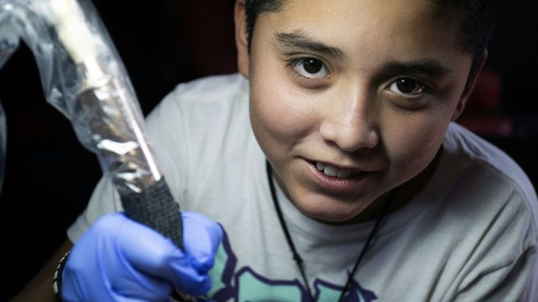Mexique: Brandon Burgos, le petit tatoueur de 11 ans, aux mains d'argent