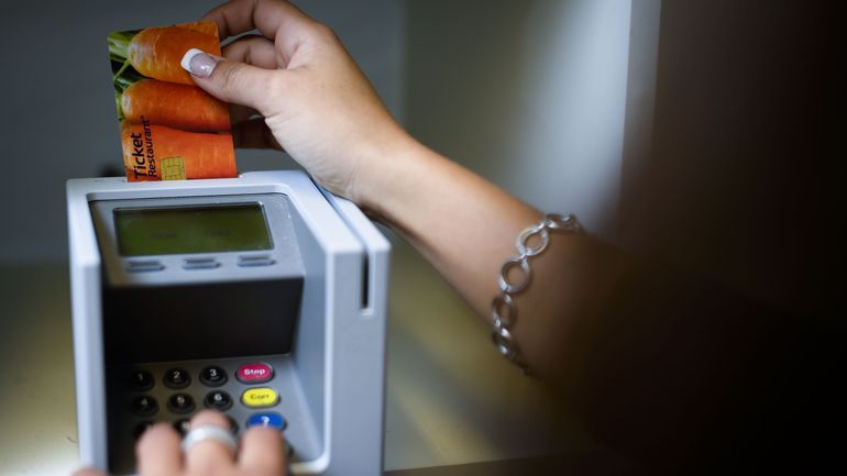 Une augmentation des chèques repas de 2 euros dès 2026 : les syndicats et la FEB se disent satisfaits mais restent nuancés