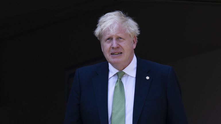 Malgré de sévères revers électoraux, le Premier ministre britannique Boris Johnson déterminé à 