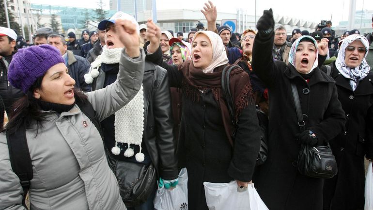 Elections en Turquie : la question du foulard s'invite dans le débat politique
