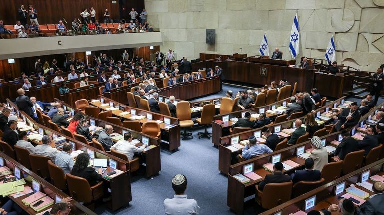 La Knesset adopte une résolution 