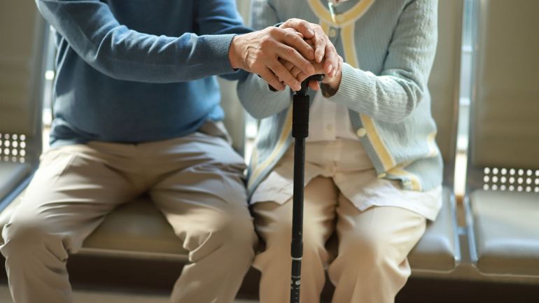 Réforme des retraites : en 2030, les Français partiront à la pension à 64 ans, 67 ans en Belgique