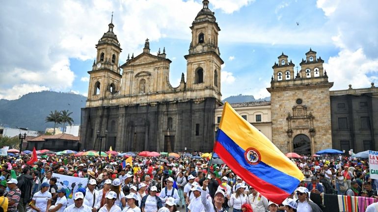 Colombie : des milliers de manifestants à Bogota en soutien au président de gauche Petro