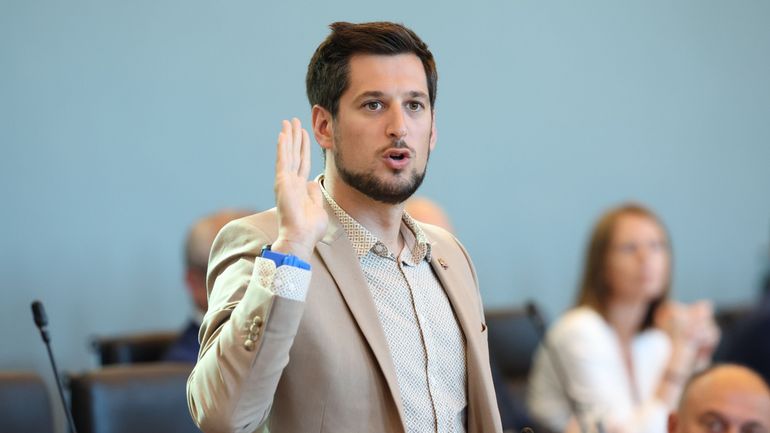 Qui est Adrien Dolimont (MR), le plus jeune ministre-président wallon de l'histoire qui vient d'être nommé ?