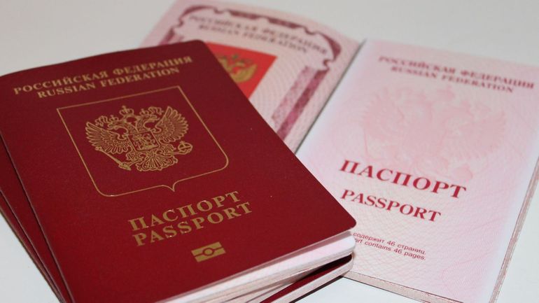 Guerre en Ukraine : Moscou dit avoir distribué 12.000 passeports russes aux réfugiés d'Ukraine