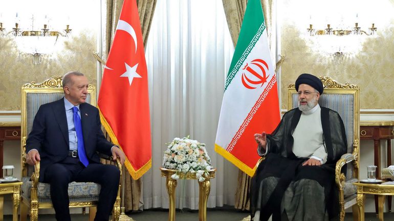 Le président iranien Ebrahim Raïssi a discuté de la situation en Syrie avec son homologue turc Recep Tayyip Erdogan