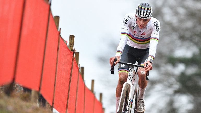 Cyclo-cross : Adrie van der Poel sur l’abandon de son fils Mathieu : "Il n’avait plus envie de poursuivre la course"