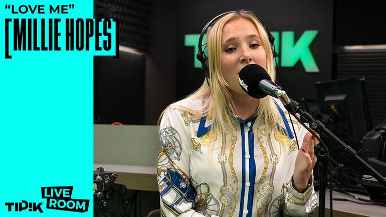 Millie Hopes interprète une version acoustique de son dernier single "Love Me" chez Samy et Lou