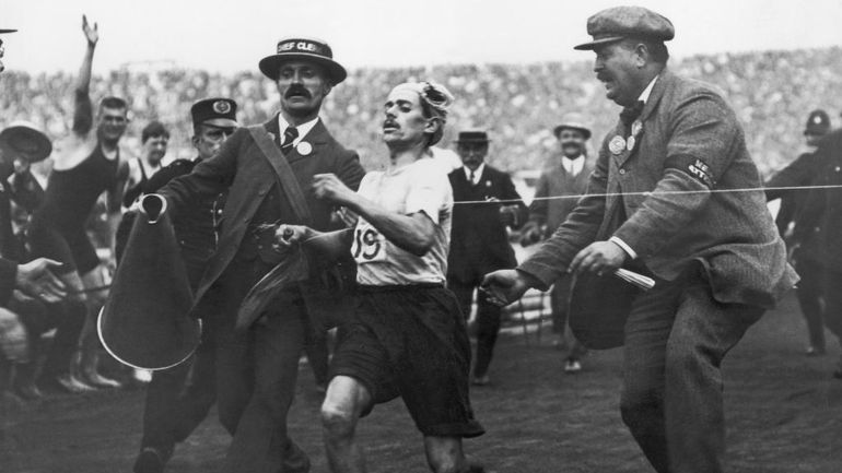 Un nouveau marathon polémique et une rivalité féroce entre Anglais et Américains aux Jeux de Londres 1908