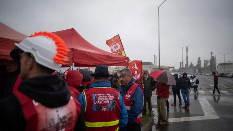Blocage dans les raffineries en France : raffineries et dépôts de TotalEnergies toujours en grève
