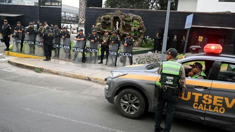 Pérou : l'ex-président Toledo arrivé à Lima, extradé des Etats-Unis