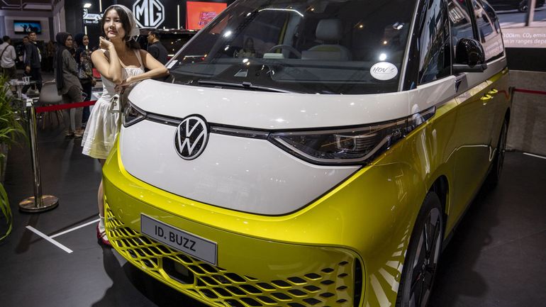 Droits de douane : Volkswagen suspend l'export de son minibus électrique vers les États-Unis