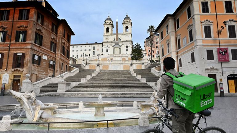 Italie: la justice obtient l'amélioration du statut de 20.000 livreurs à domicile