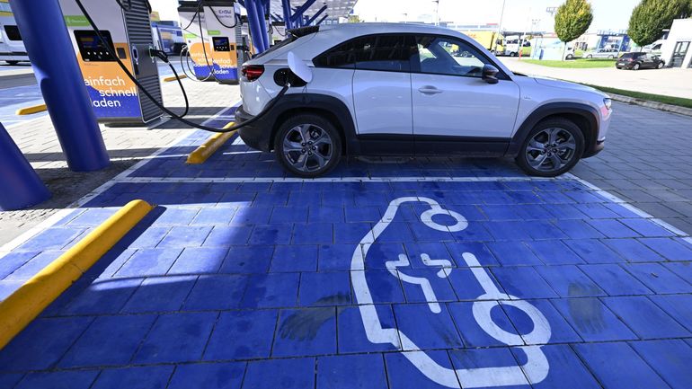 Bornes de recharge : la Wallonie met le turbo pour rattraper son retard sur la Flandre