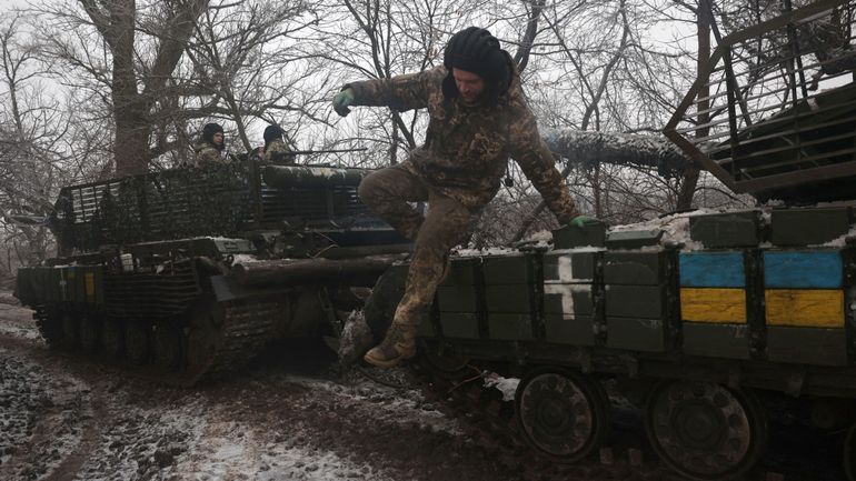 Guerre en Ukraine : Kiev promet de ne pas rapatrier les Ukrainiens de l'étranger pour les enrôler dans l'armée (revoir notre direct)