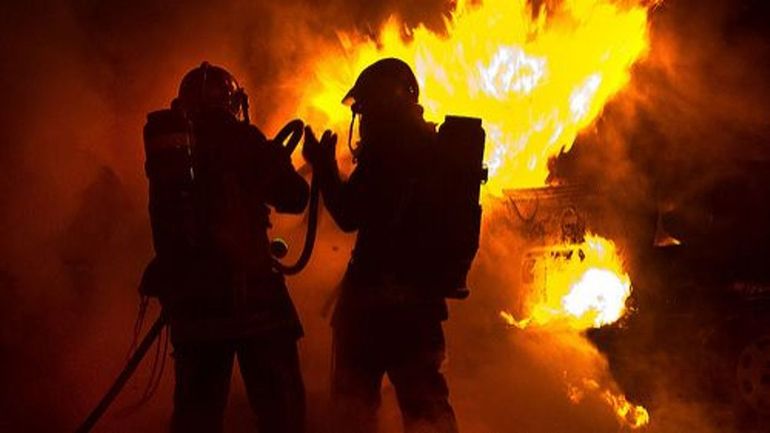 Dinant: de gros moyens pour sauver les occupants d'un immeuble en flammes