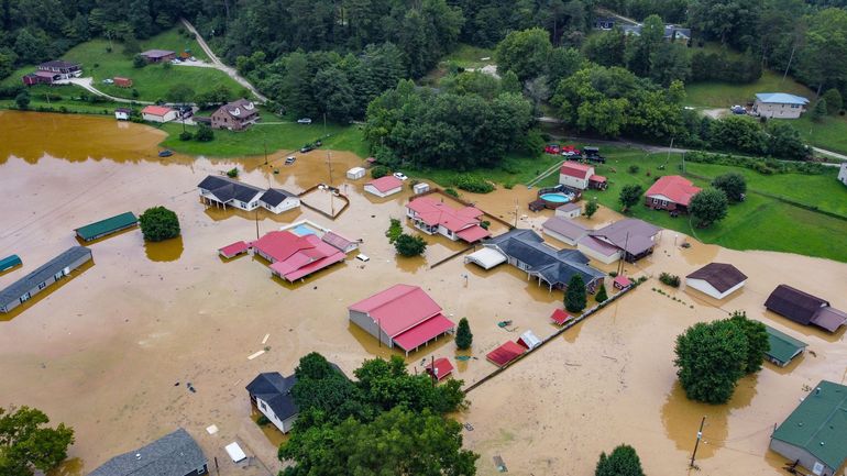 Aux USA, au moins huit morts après des inondations 