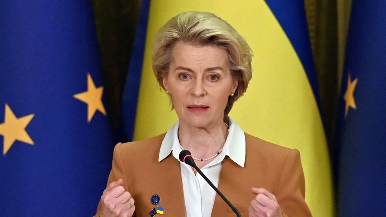 Guerre en Ukraine : un 10e paquet de sanctions attendu pour le 24 février, selon Ursula Von der Leyen à Kiev