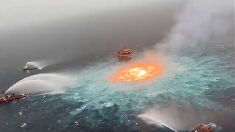 Le Golfe du Mexique en feu, une fuite dans un gazoduc provoque un incendie