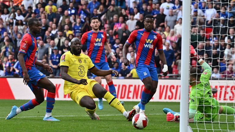 Chelsea, trop fort pour Crystal Palace, affrontera Liverpool en finale de la FA Cup, Lukaku joue 15 minutes et touche le poteau