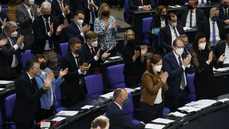 Guerre en Ukraine : Le parlement allemand exige de la Russie l'arrêt immédiat de la guerre