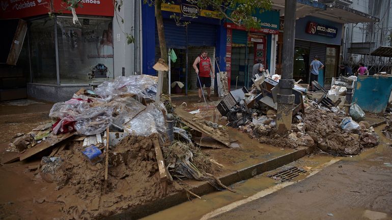 Brésil : nouvelles fortes pluies à Petropolis, trois jours après les orages meurtriers