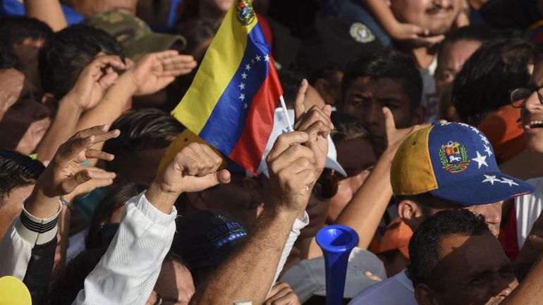 Venezuela : l'opposition revendique la victoire dans le fief de Chavez aux élections régionales