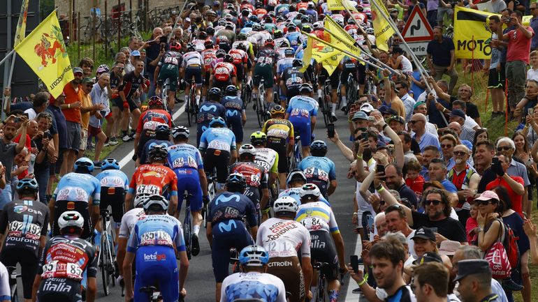 Direct commenté - Giro 2022 : une 19e étape pour les barroudeurs ? 12 hommes devant dont Edward Theuns