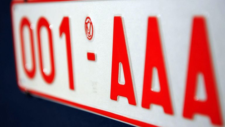 À partir de ce 1er août, cela va coûter entre 5 et 18 euros pour radier votre plaque d'immatriculation via bpost, d'autres procédures restent gratuites