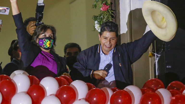 Pérou: démission du chef des forces armées après la victoire à l'élection présidentielle de Pedro Castillo