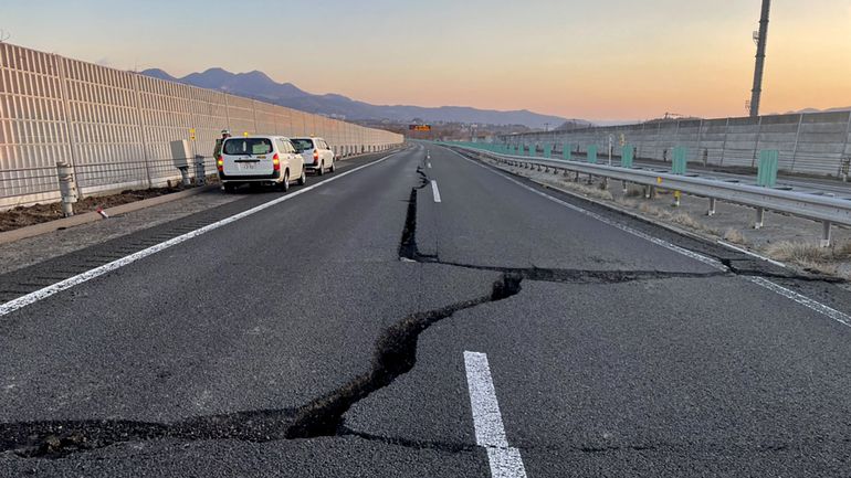 Japon: 4 morts et plus de 100 blessés dans un violent séisme de magnitude 7,4