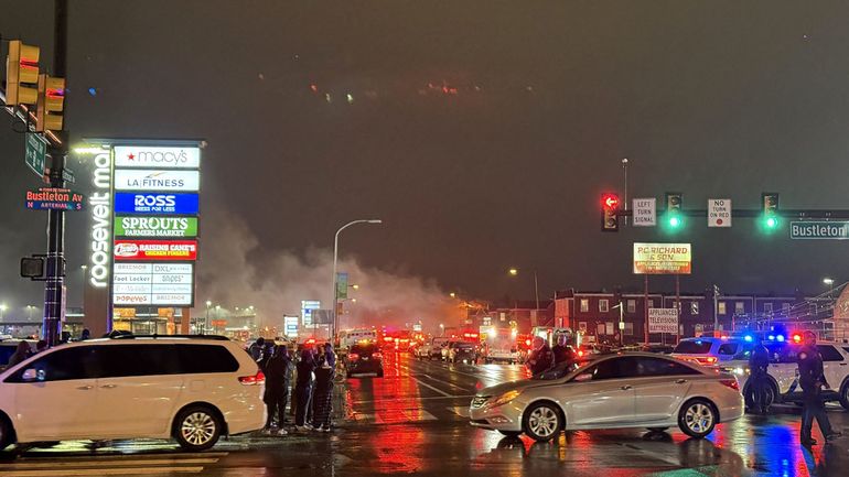 Etats-Unis : un avion sanitaire transportant six personnes s'écrase dans une zone résidentielle de Philadelphie