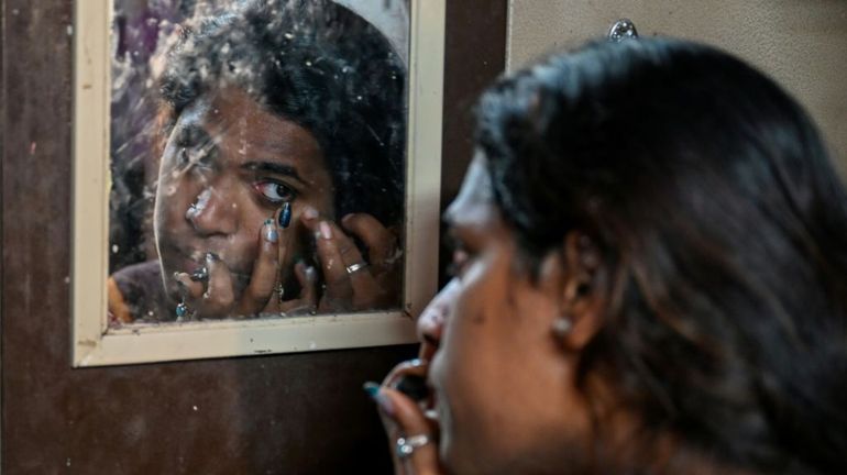 Inde : longtemps considérés comme des parias, les transgenres deviennent des artistes