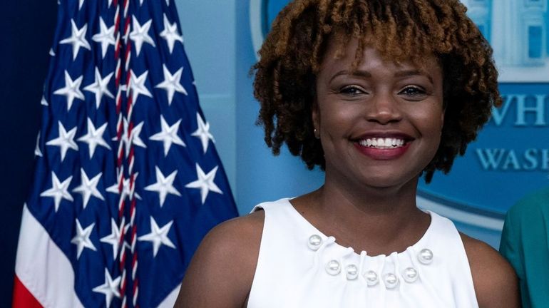 Avec Karine Jean-Pierre, une femme noire et lesbienne devient pour la première fois la voix de la Maison Blanche