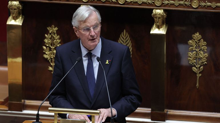 France : le gouvernement Barnier survit à sa première motion de censure