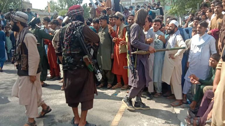 Afghanistan : des talibans tirent sur des manifestants à Jalalabad faisant trois morts et des blessés, selon des témoins