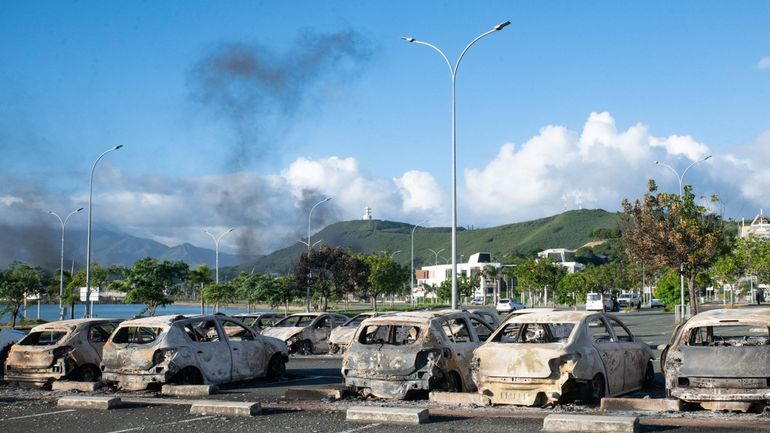 Emeutes en Nouvelle-Calédonie : 3200 personnes bloquées à Nouméa, en l'absence de vols commerciaux